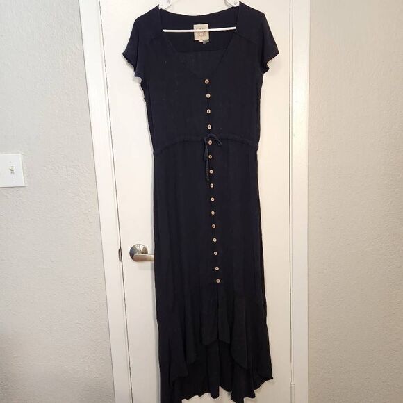 Chaser Dresses & Skirts - Chaser Button flutter sleeve midi dress